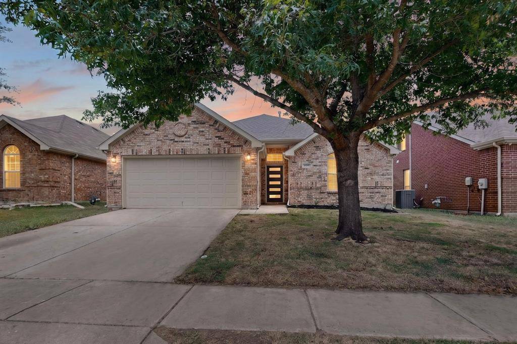 336 Mystic River Trail, Fort Worth, TX 76131