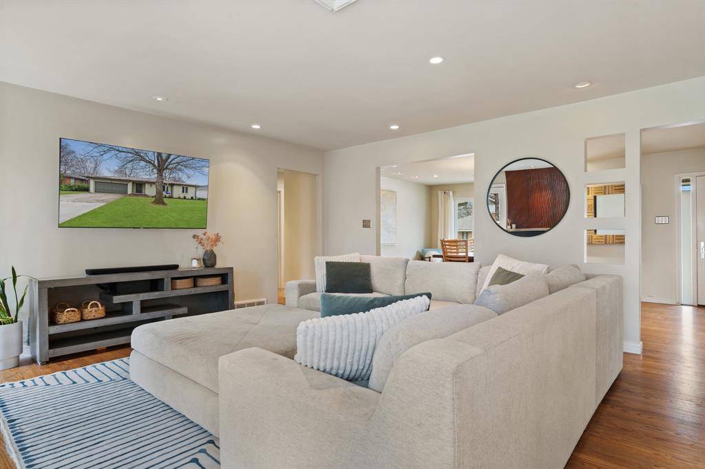 7418 Fenton Drive, Dallas, TX 75231