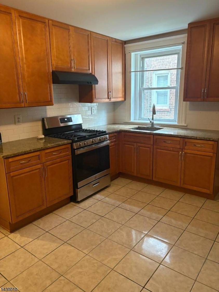 129 Cherry St, Elizabeth City, NJ 07202