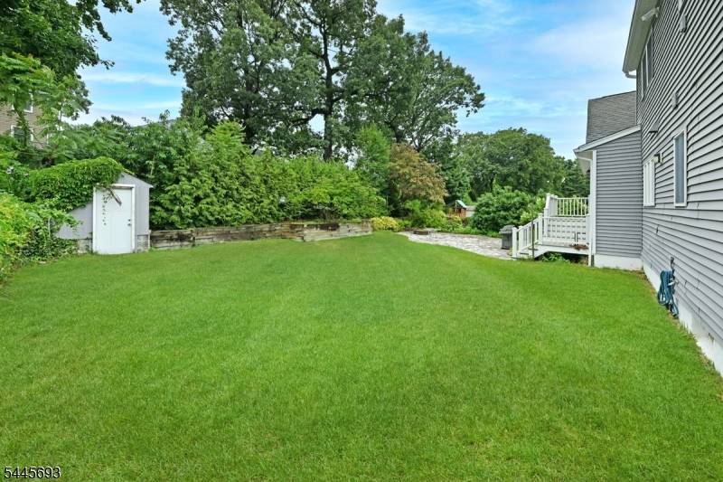 211 Spruce St, Midland Park Boro, NJ 07432