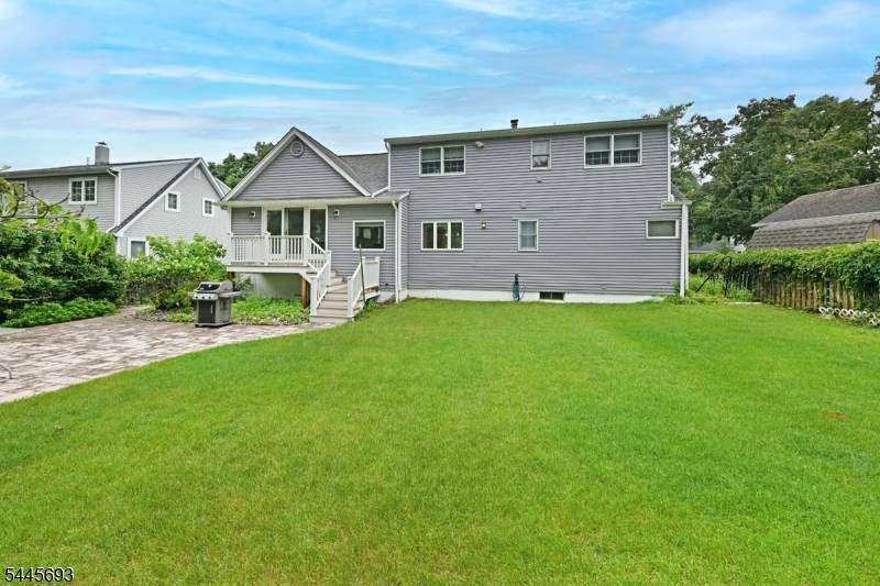211 Spruce St, Midland Park Boro, NJ 07432