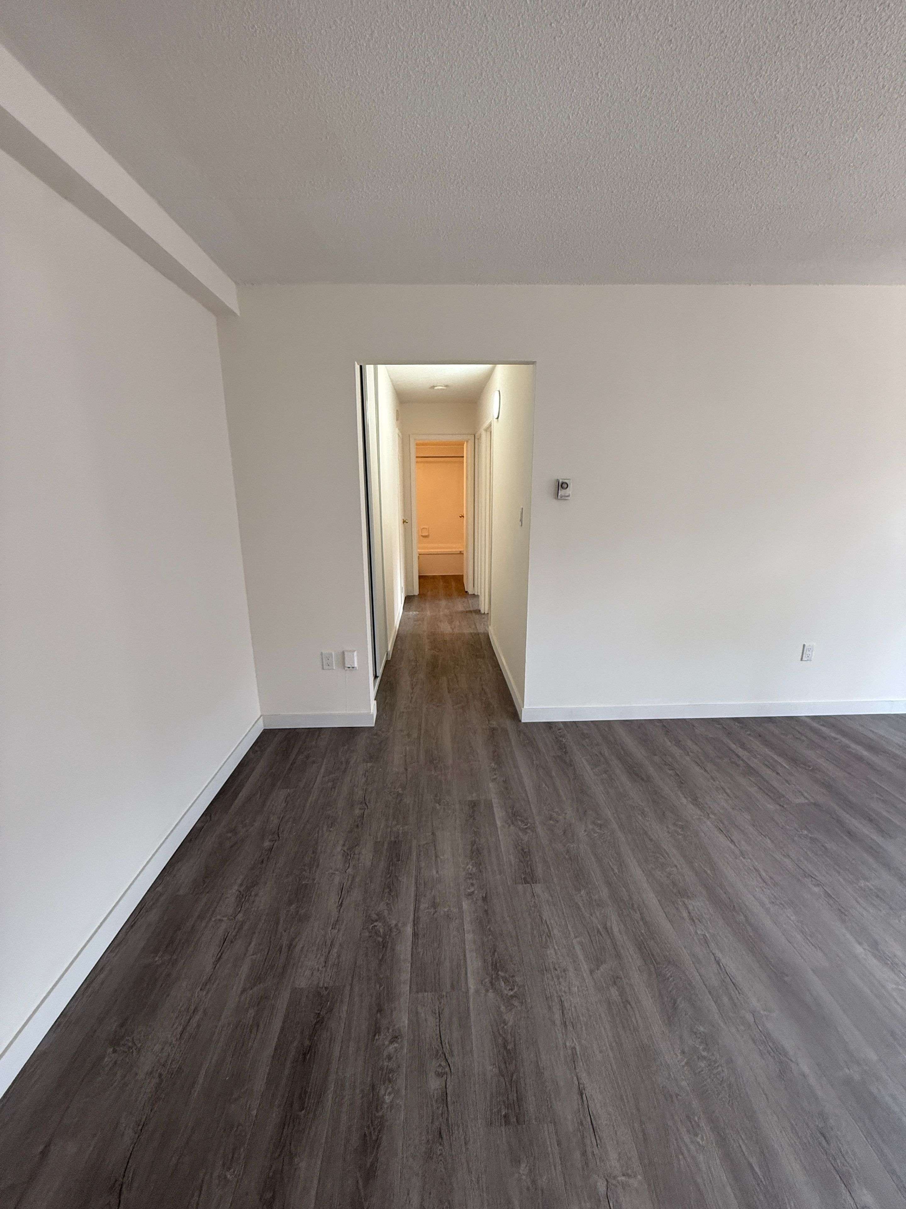 555 Oxford ST #205, Oshawa, ON L1J 3V5