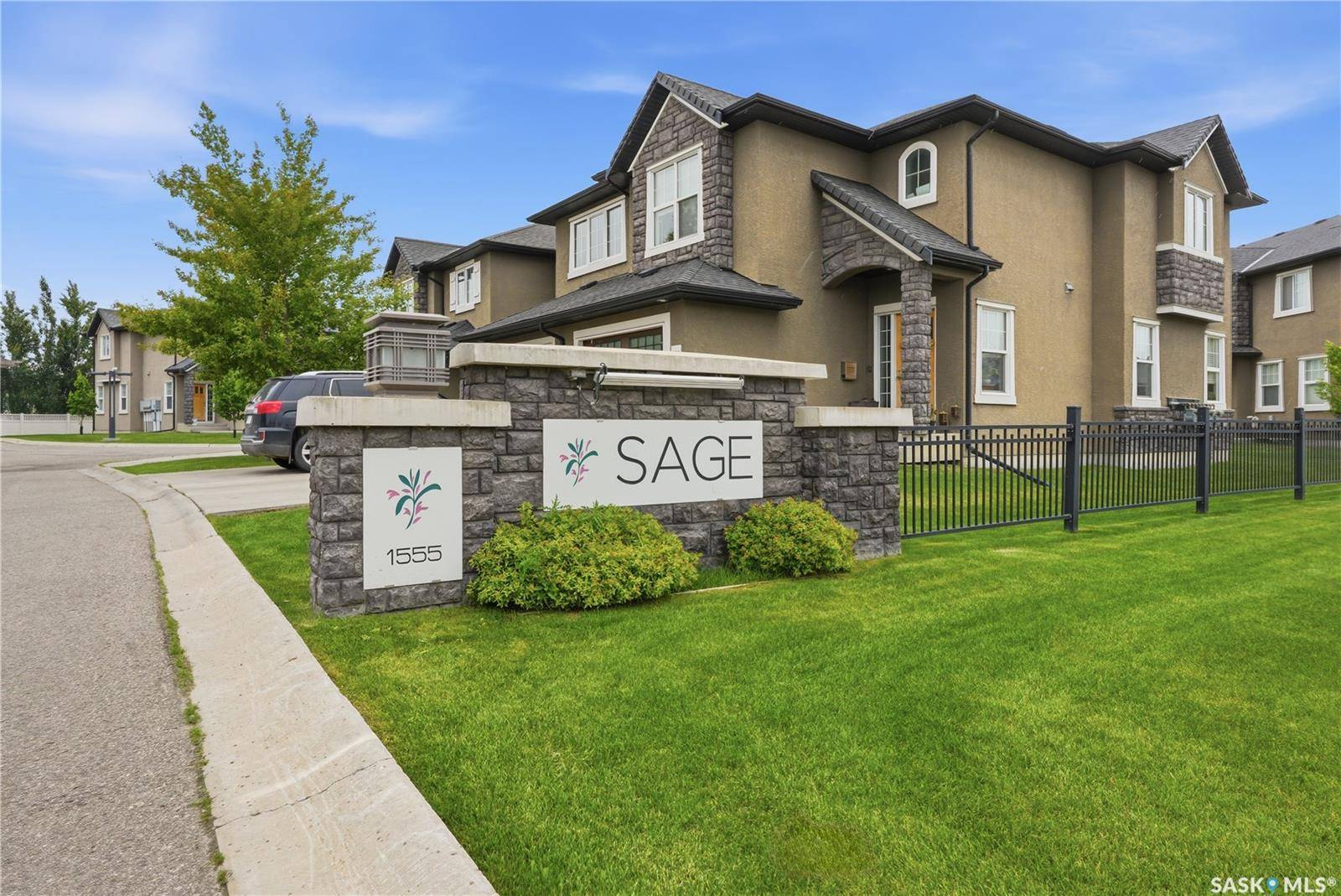 1555 Paton CRESCENT #203, Saskatoon, SK S7W 0V5