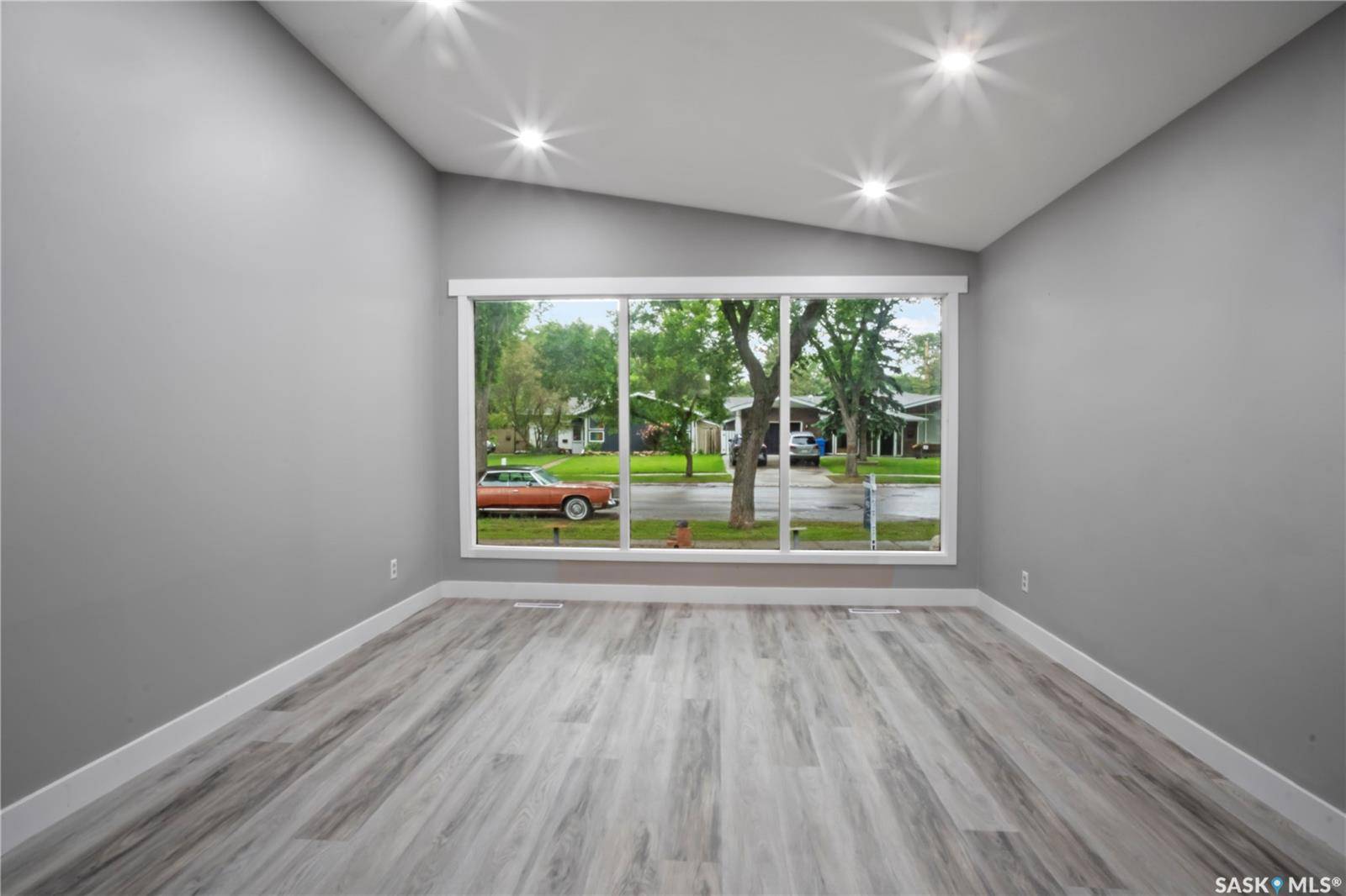 2905 GRANT ROAD, Regina, SK S4S 5G3