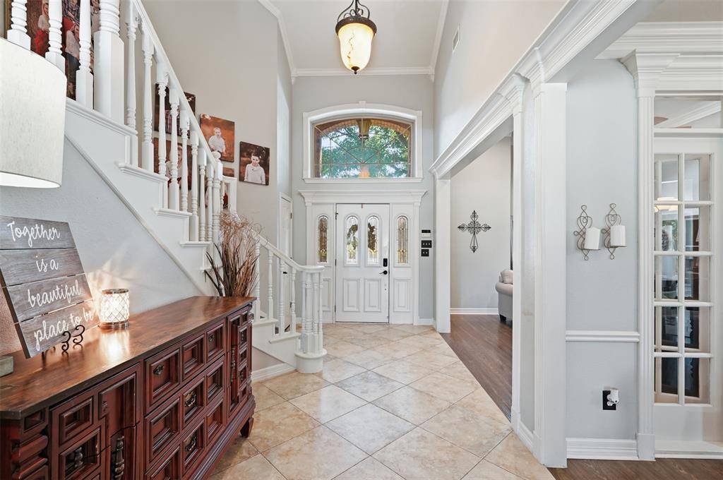 902 Riviera Drive, Mansfield, TX 76063