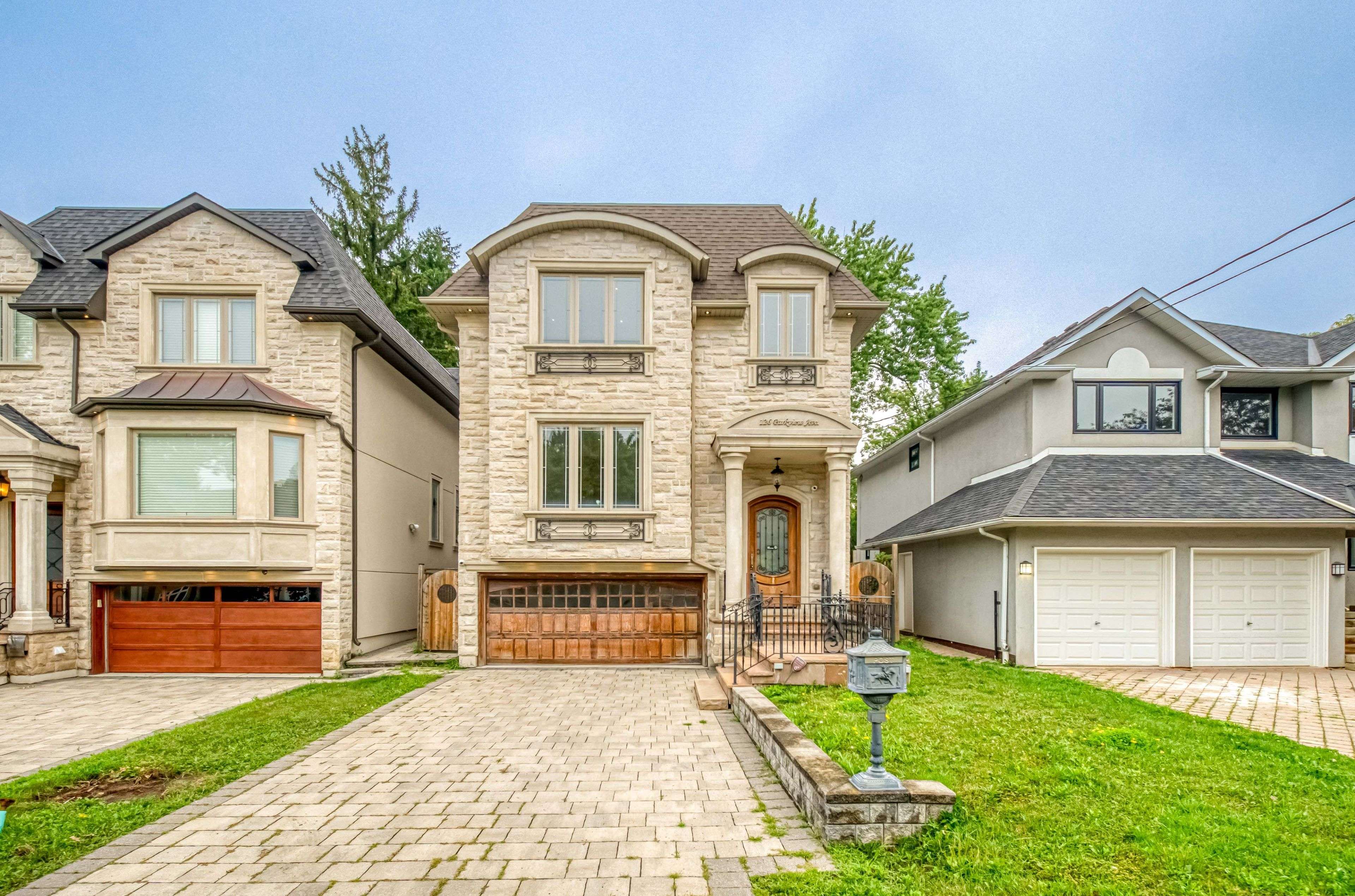 126 Parkview AVE, Toronto C14, ON M2N 3Y5