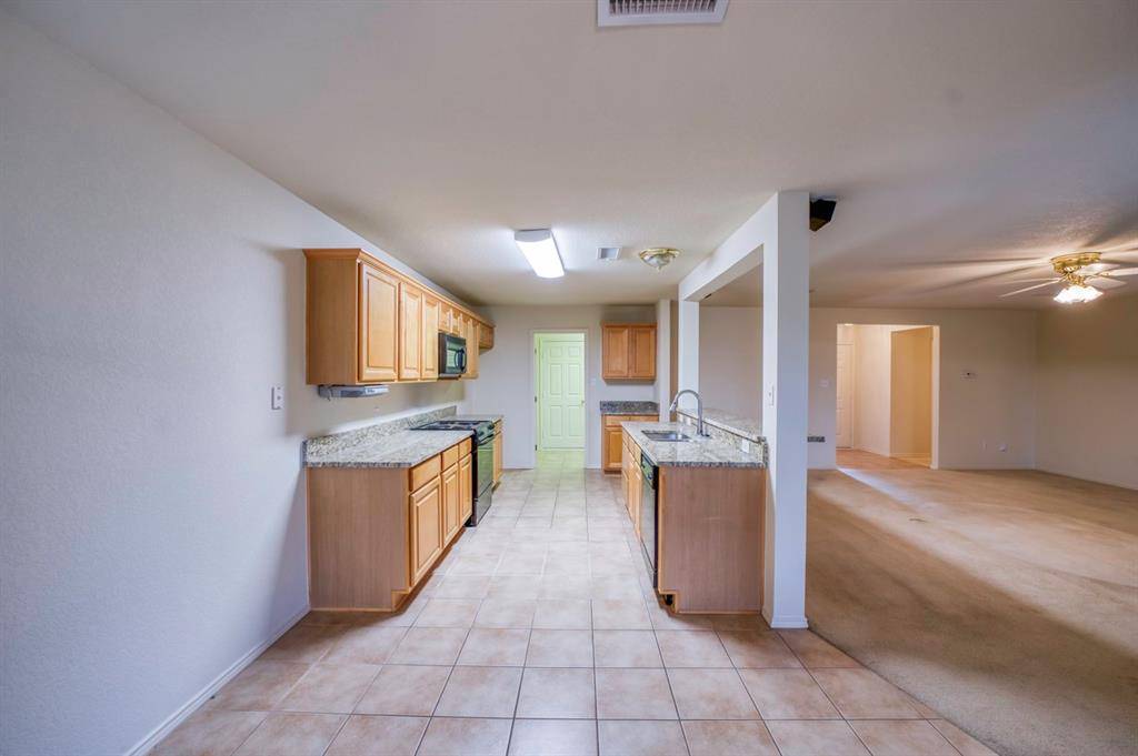 320 Shane Lane, Burleson, TX 76028