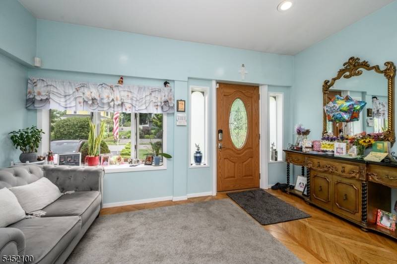 147 Claremont Ave, Verona Twp., NJ 07044