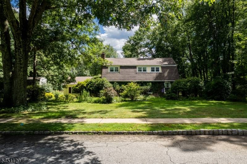 5 Pepper Ln, Roxbury Twp., NJ 07876