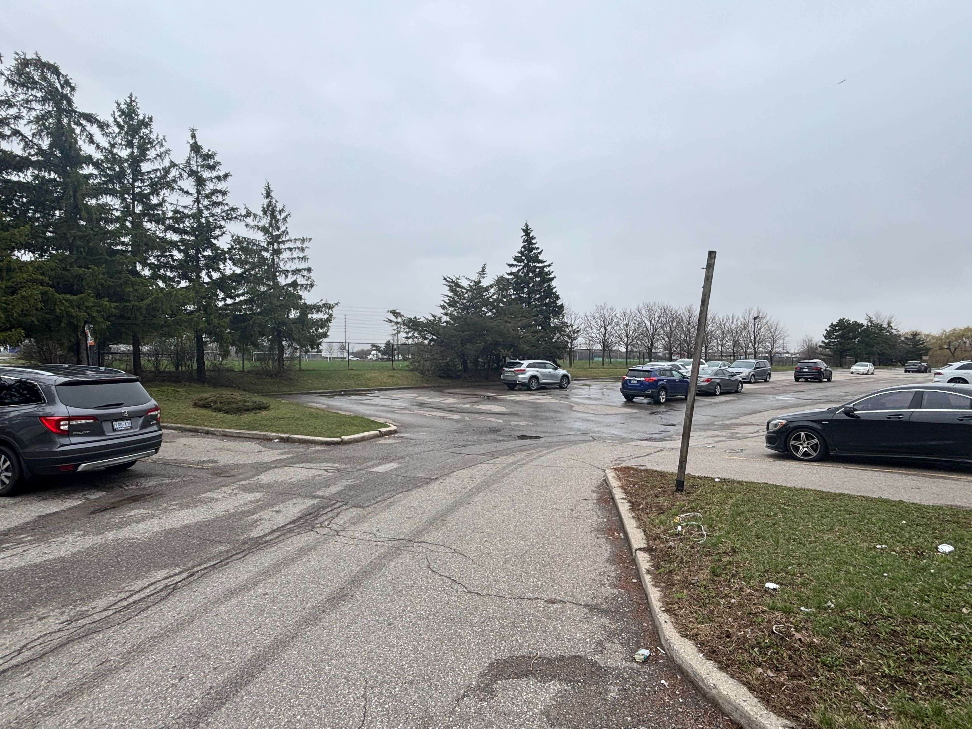 7885 Tranmere DR ##26-27, Mississauga, ON L5S 1V8