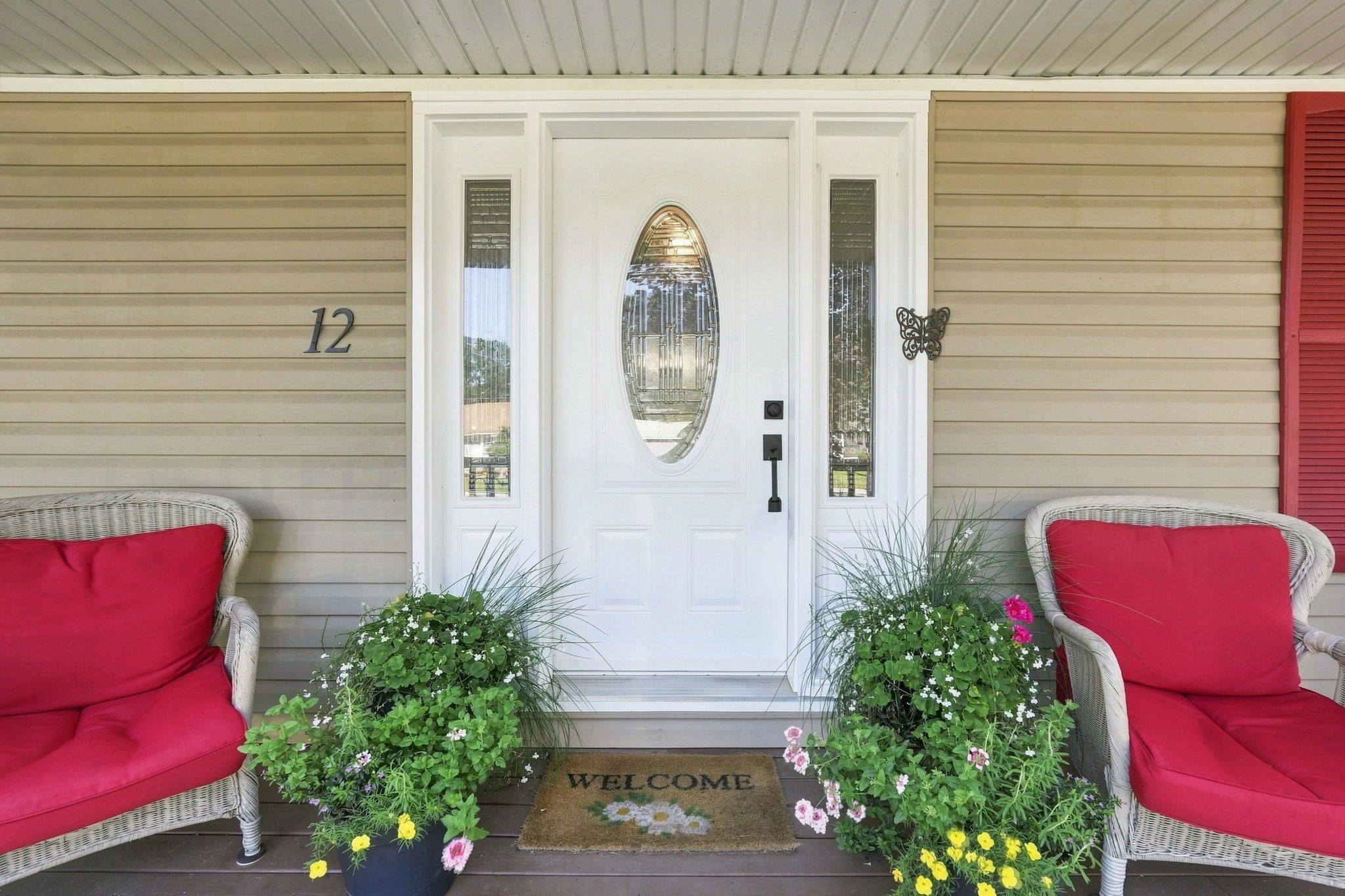 12 Lakeview AVE, Grimsby, ON L3M 3M1