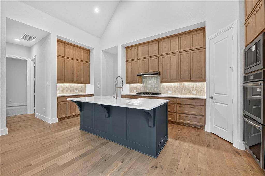 948 Schuberts Road, Fort Worth, TX 76247