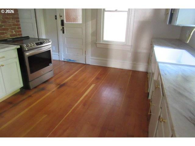 803 SE KANE ST, Roseburg, OR 97470
