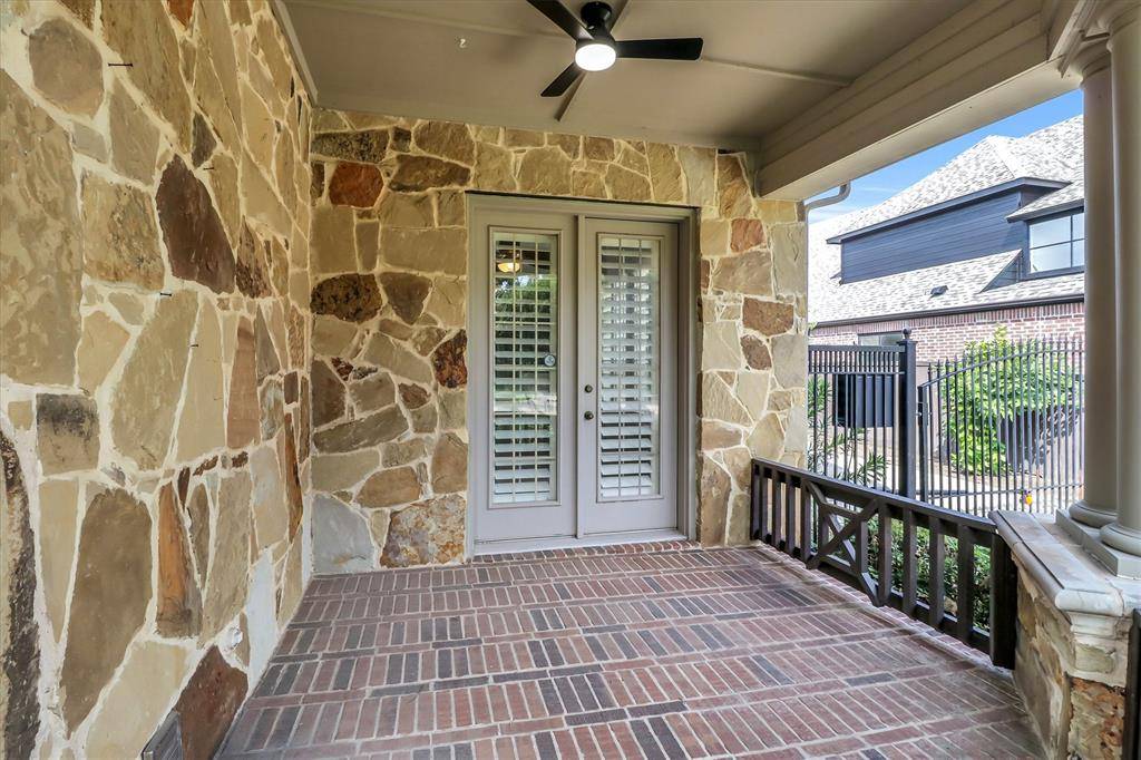 1216 Queen Peggy Lane, Lewisville, TX 75056