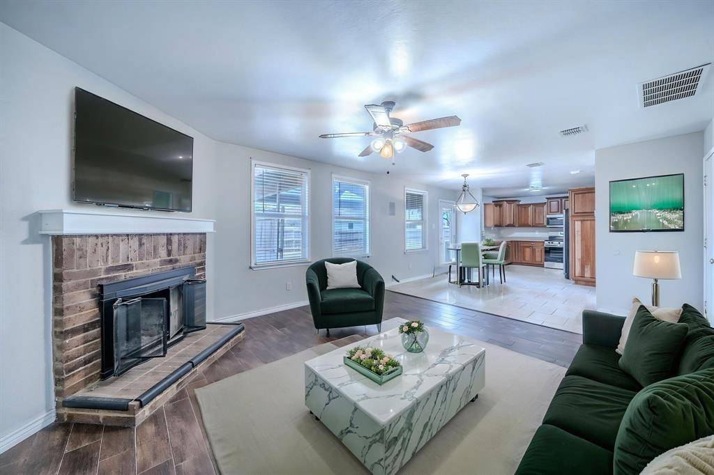 1308 Krista Drive, Burleson, TX 76028