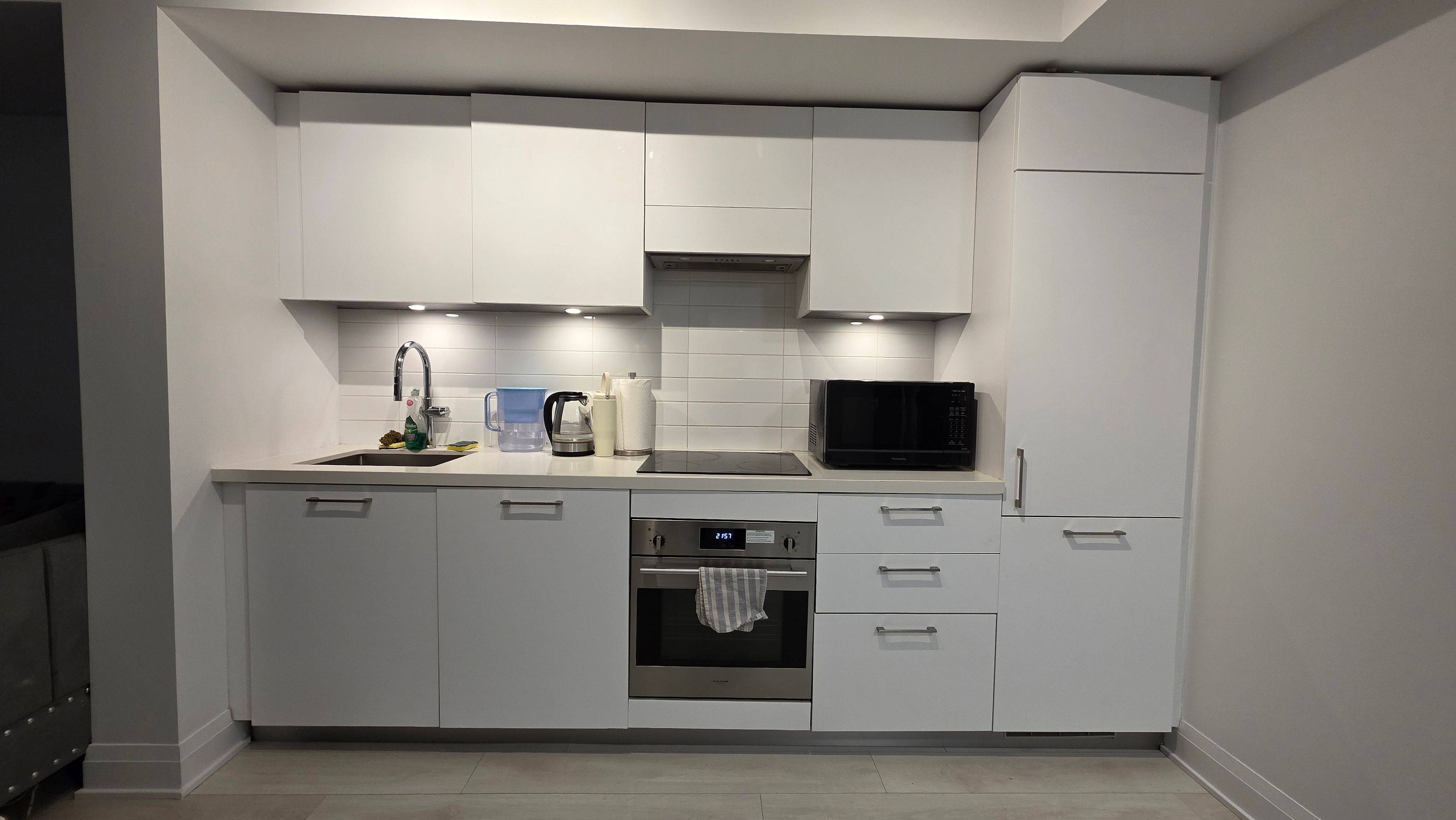 33 Frederick Todd WAY #402, Toronto C11, ON M4G 0C9