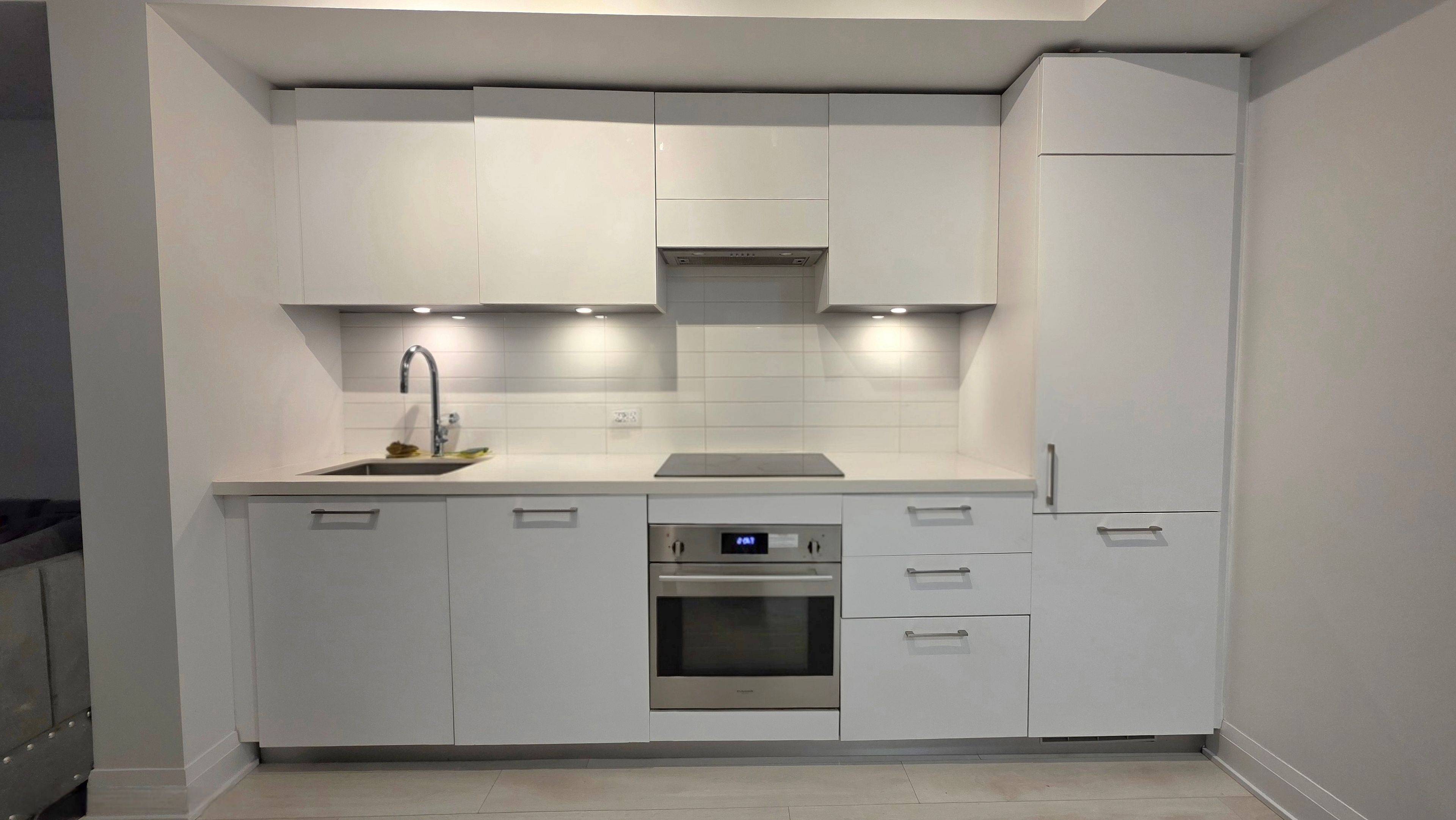 33 Frederick Todd WAY #402, Toronto C11, ON M4G 0C9