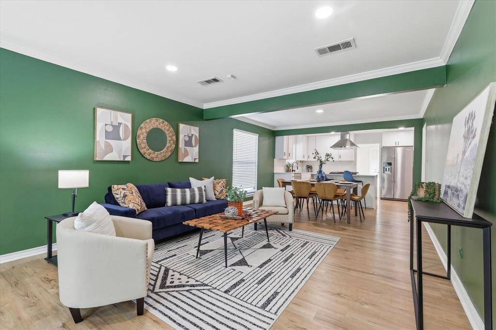 1235 Barlow Avenue, Dallas, TX 75224