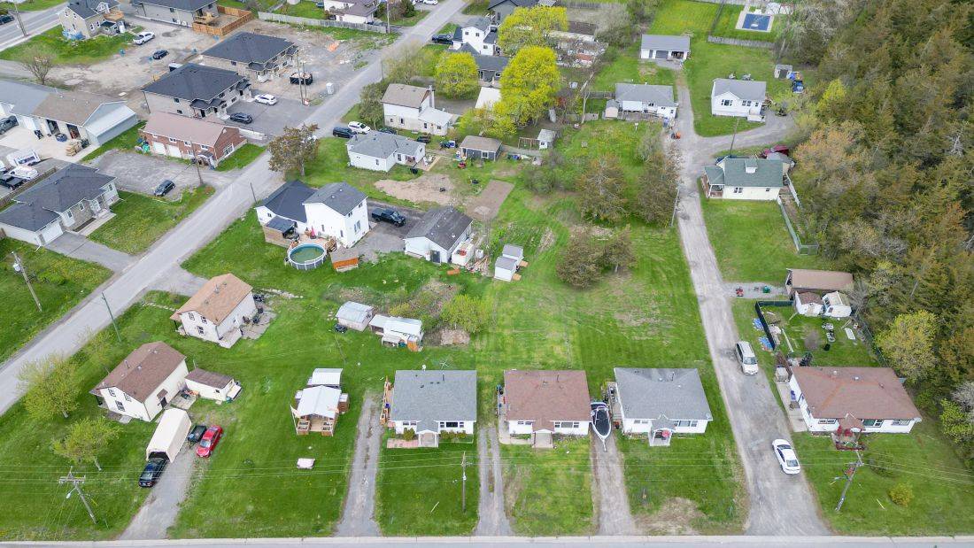 45 Black Diamond RD, Belleville, ON K8N 0N6