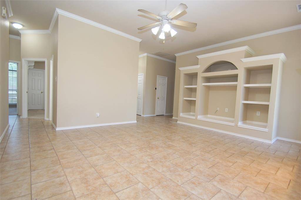 1804 Sand Stone Drive, Sanger, TX 76266