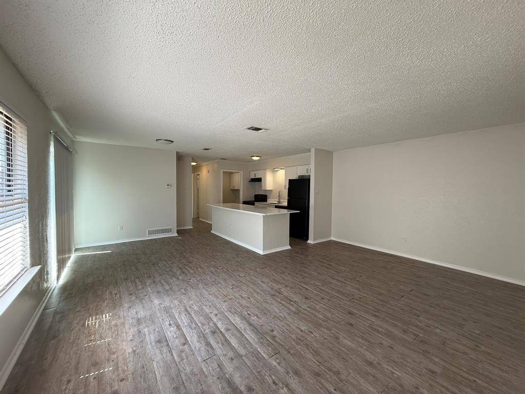 9016 Greenmound Avenue, Dallas, TX 75227