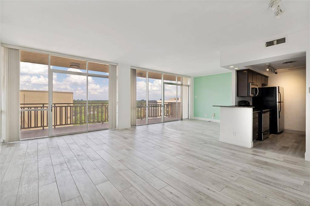6211 W Northwest Highway #1004, Dallas, TX 75225