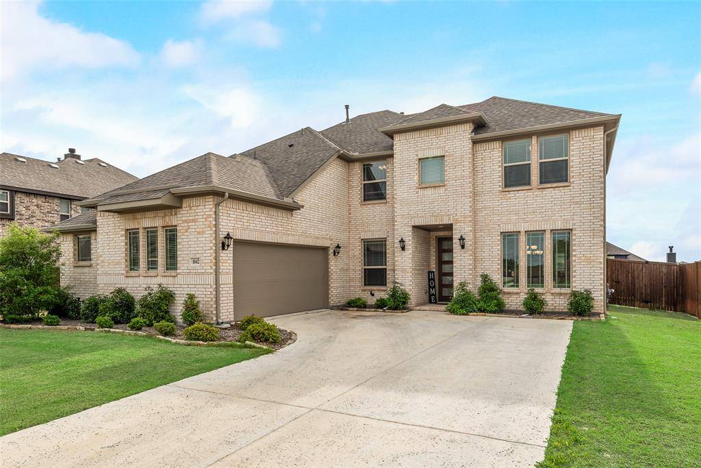 1042 Elmwood Drive, Justin, TX 76247