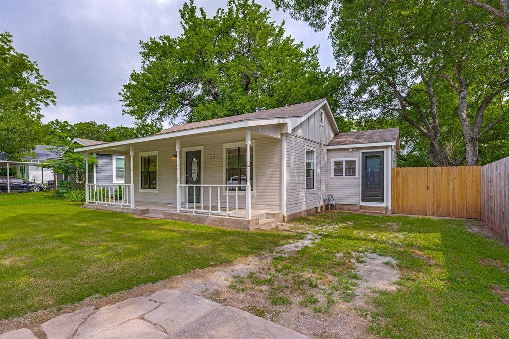 1515 W Sears Street, Denison, TX 75020