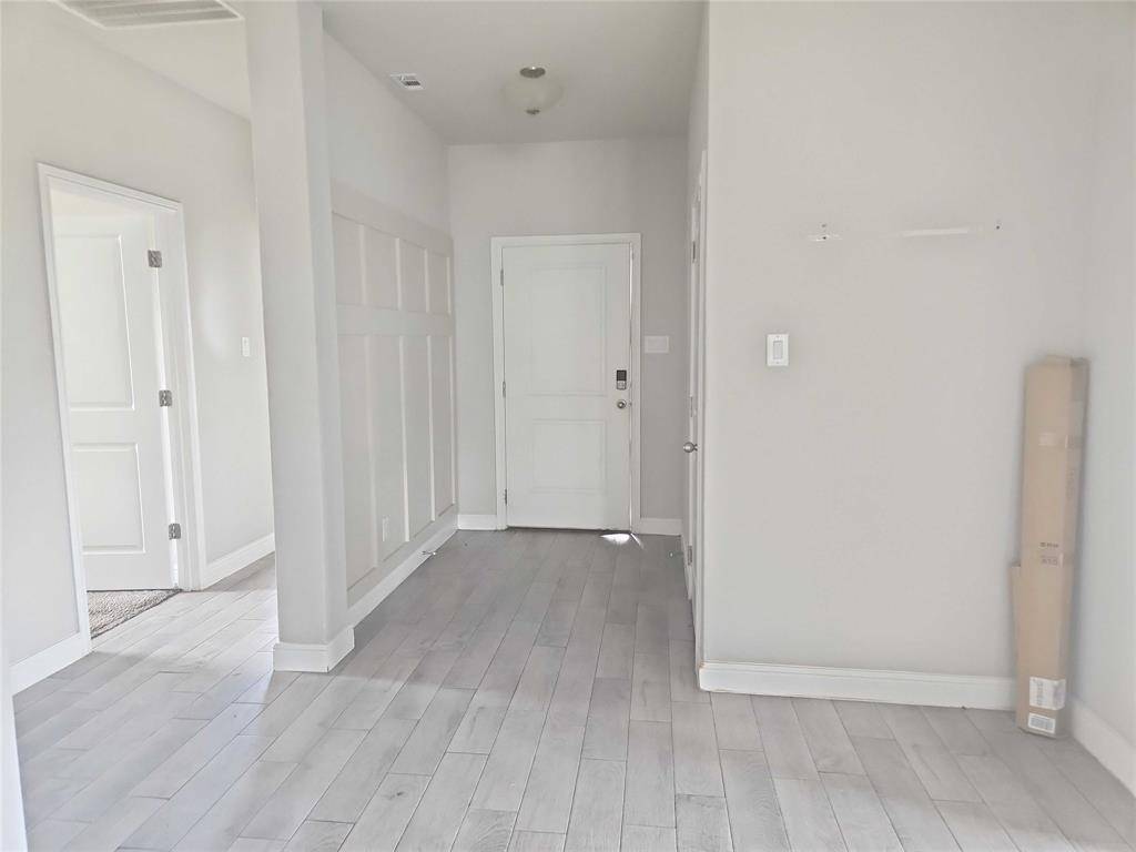 302 Clayton Street, Glenn Heights, TX 75154