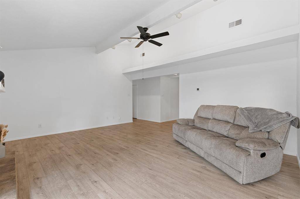 1024 Mountview Drive, Carrollton, TX 75006