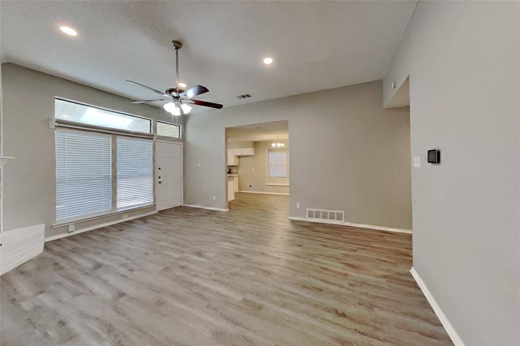 6608 Glen Falls Drive, Arlington, TX 76001
