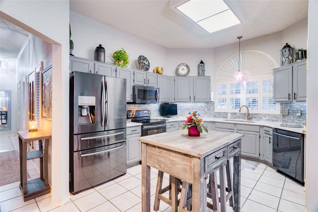 521 Millican Drive, Lewisville, TX 75057