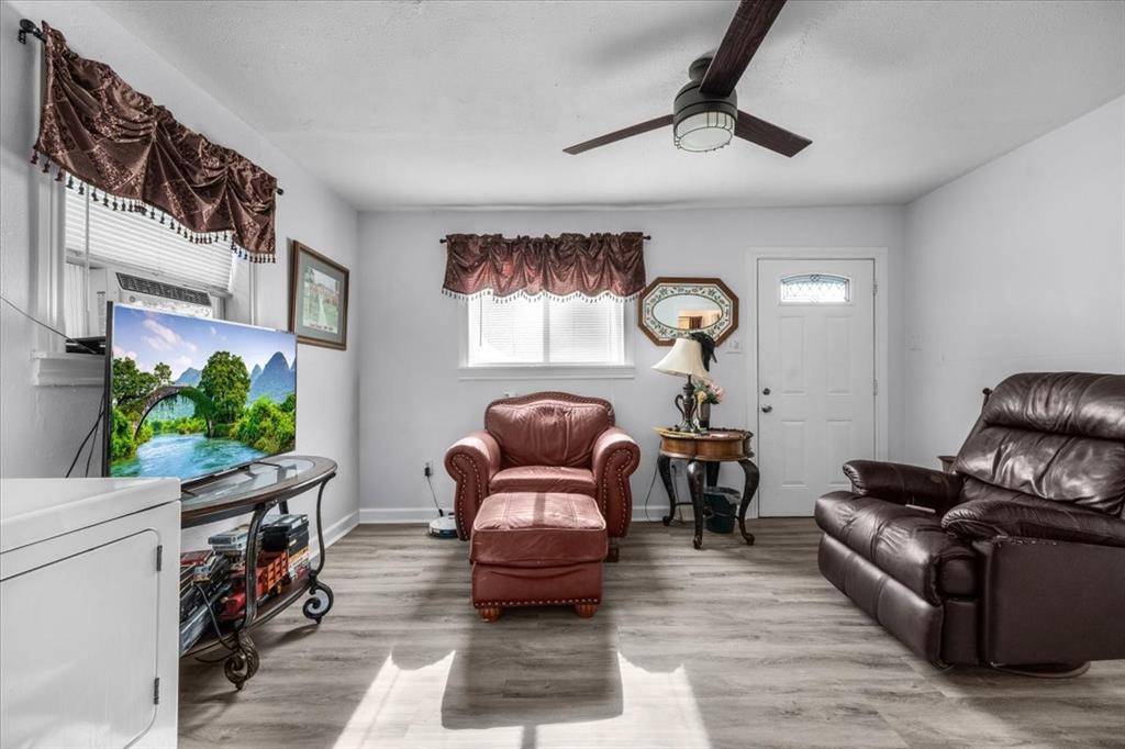 1828 Arch Street, Fort Worth, TX 76105