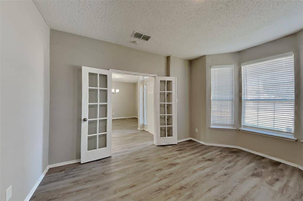 5305 Rio Bravo Drive, Arlington, TX 76017