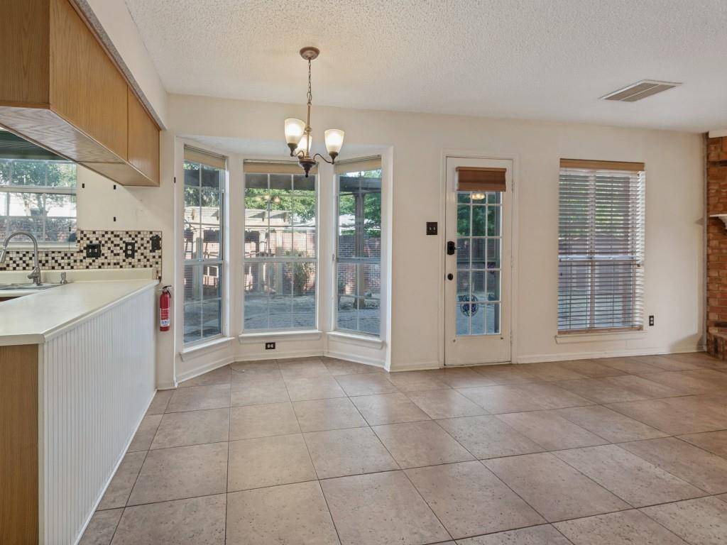 606 Berkley Drive, Grapevine, TX 76051