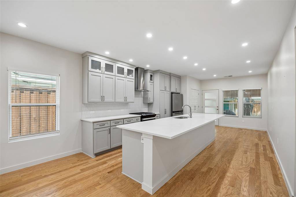 710 N Madison Avenue, Dallas, TX 75208