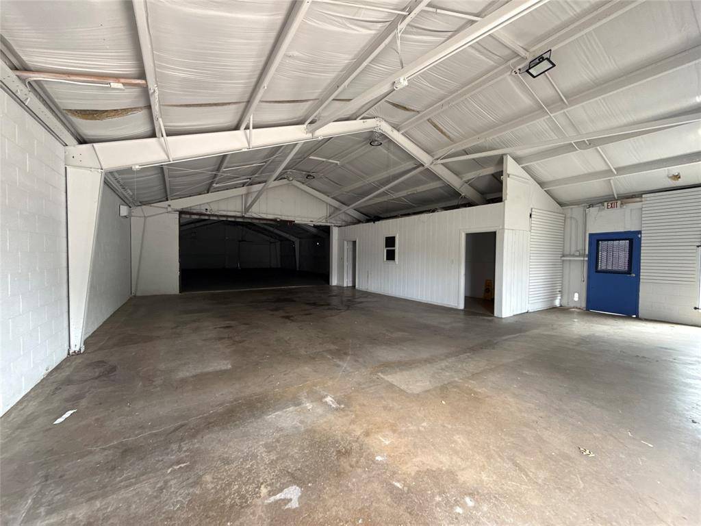 2718 Azle Avenue, Fort Worth, TX 76106