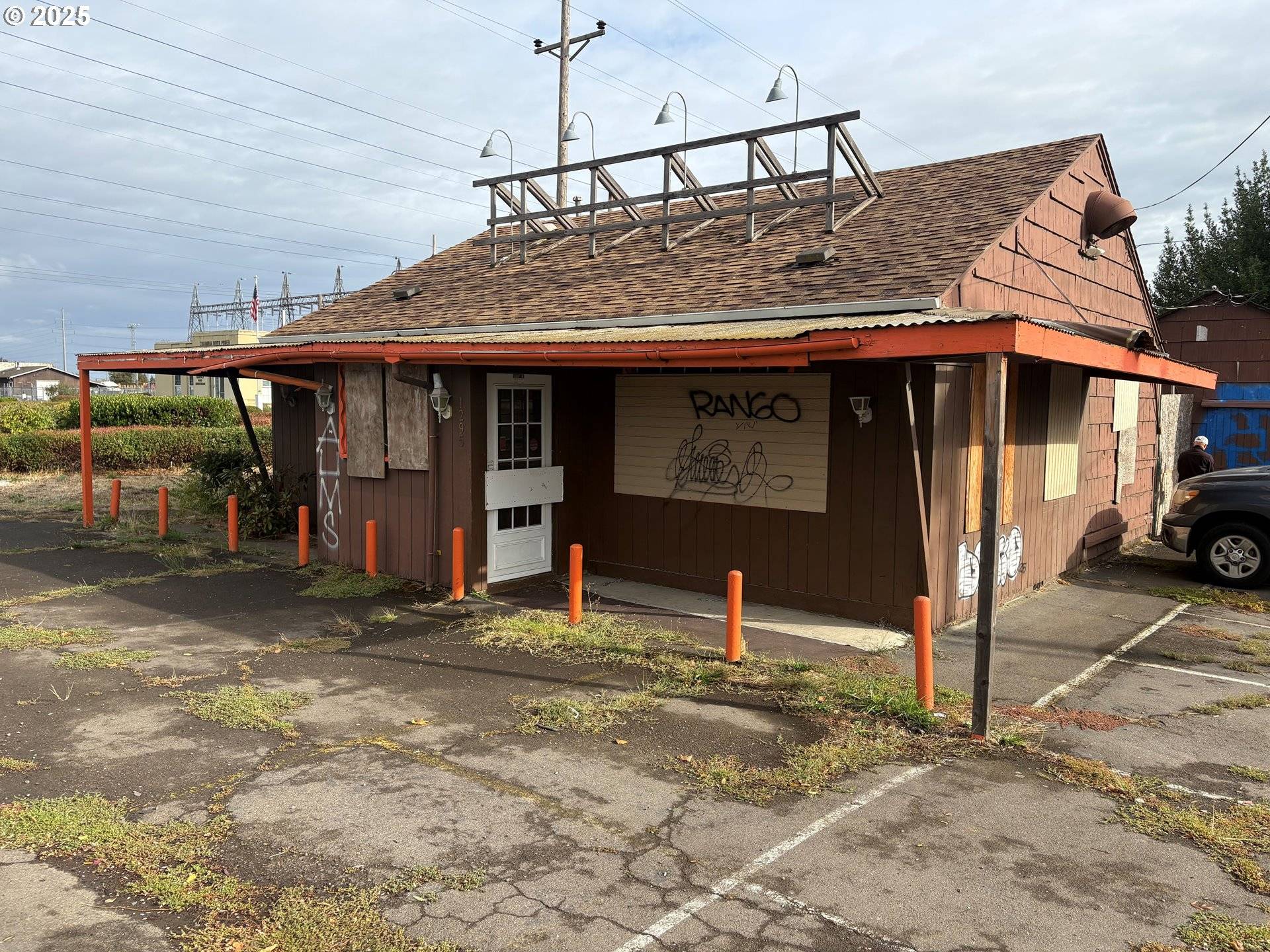 1293 HWY 99N, Eugene, OR 97402