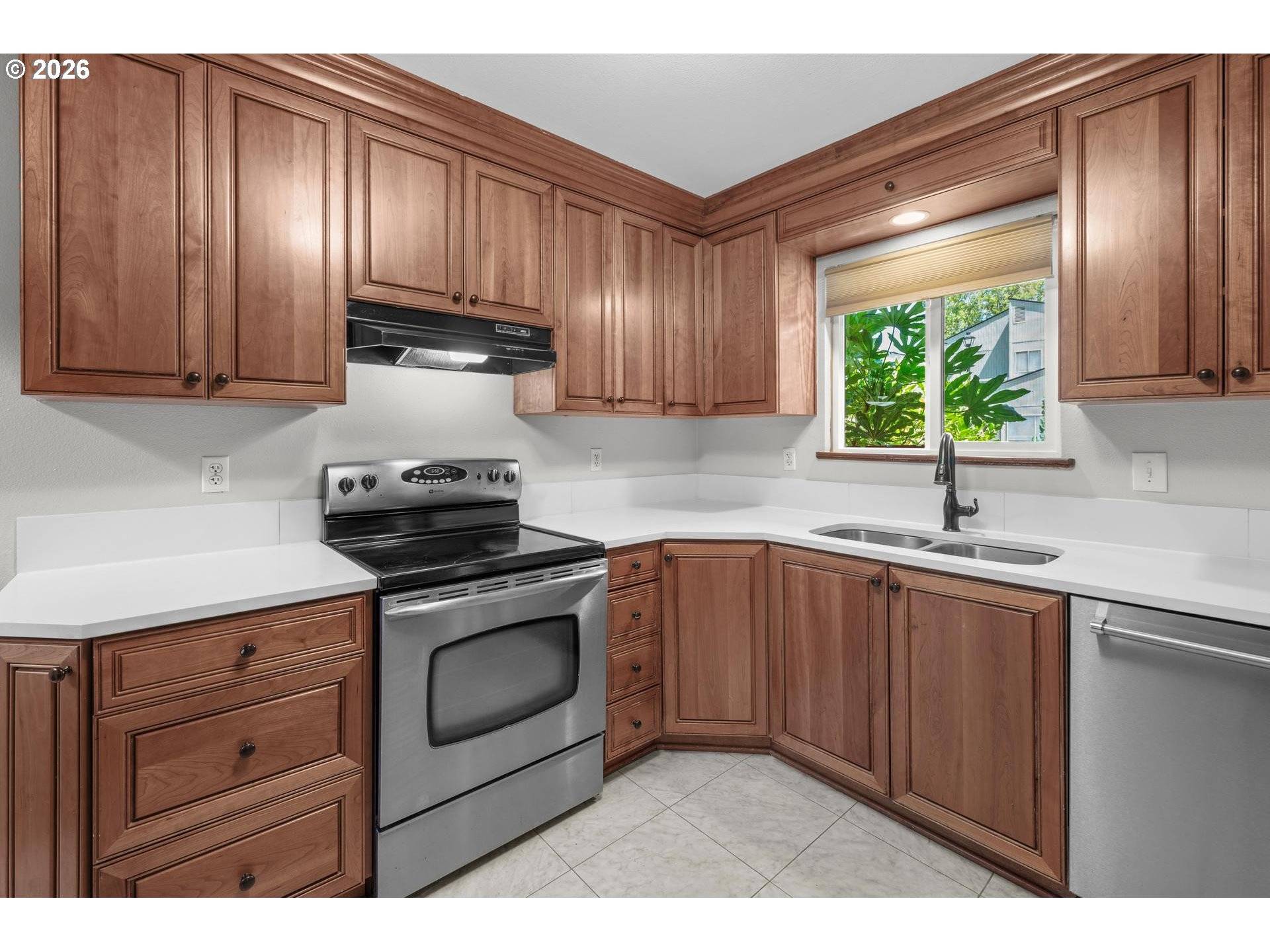 1653 NW ROLLING HILL DR, Beaverton, OR 97006