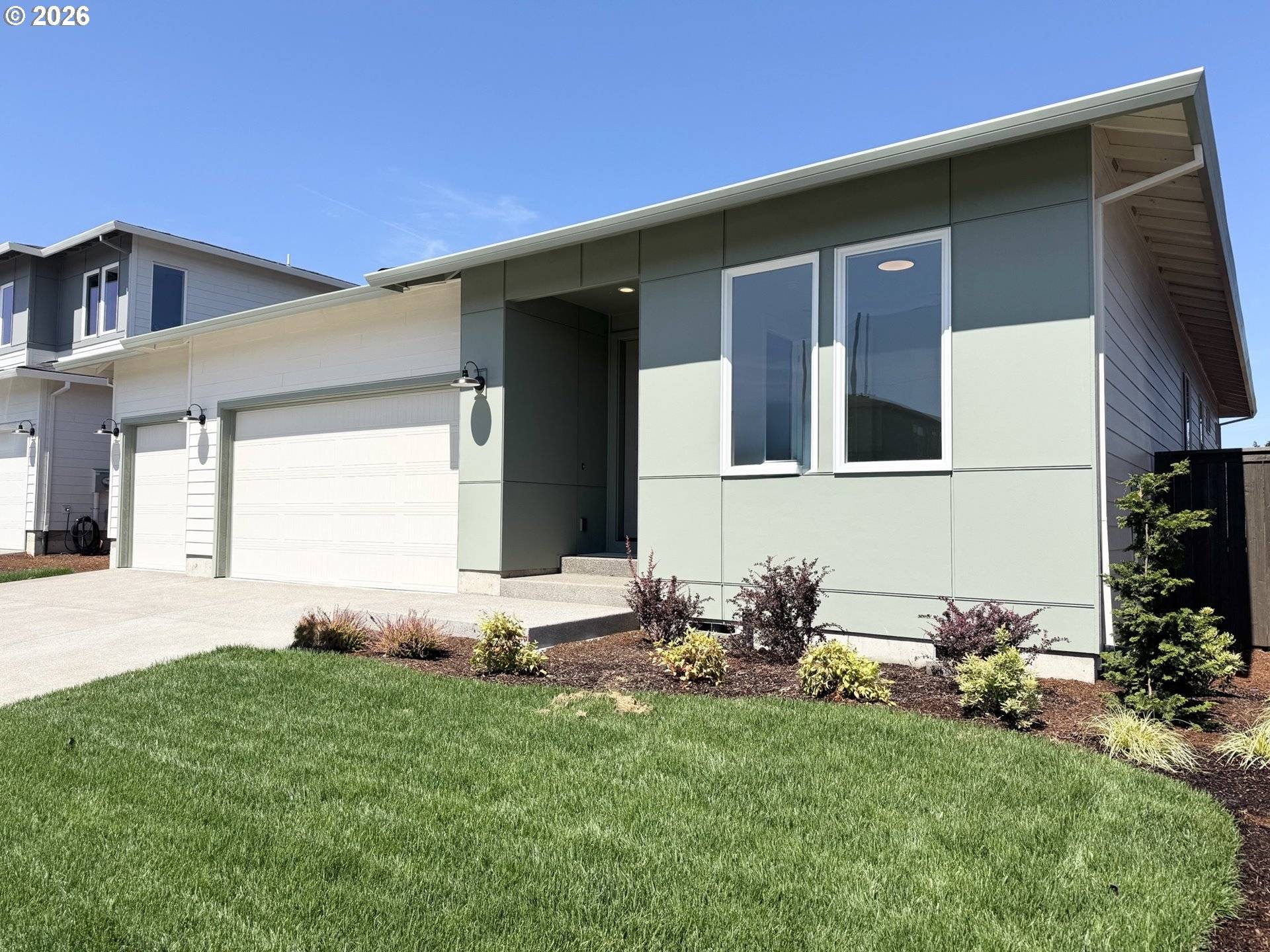 733 Magnolia AVE, Woodburn, OR 97071