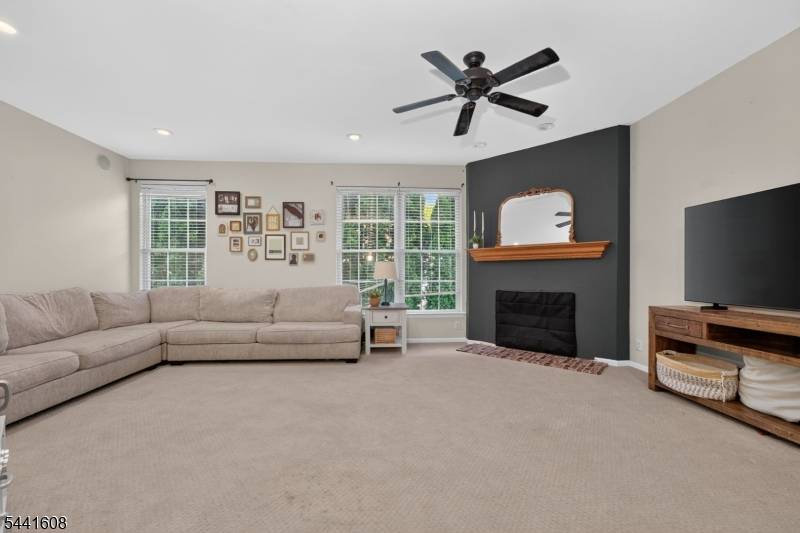 3 Grant Way, Lopatcong Twp., NJ 08865