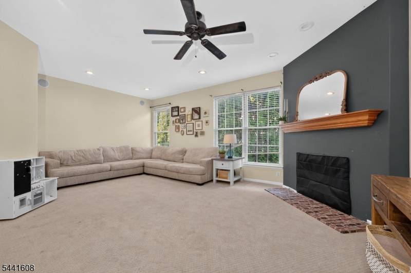 3 Grant Way, Lopatcong Twp., NJ 08865