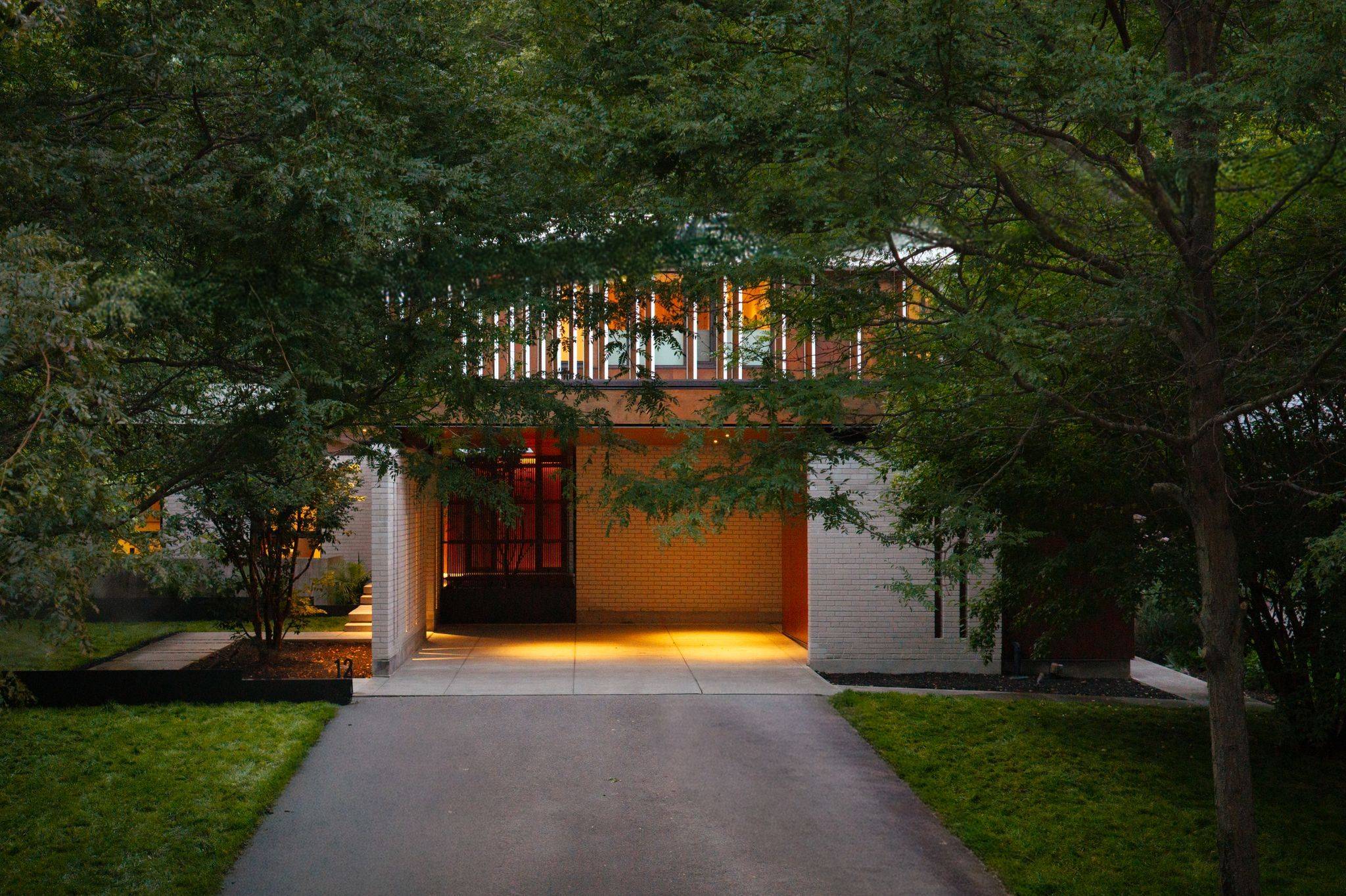 12 York Valley CRES, Toronto C12, ON M2P 1A7