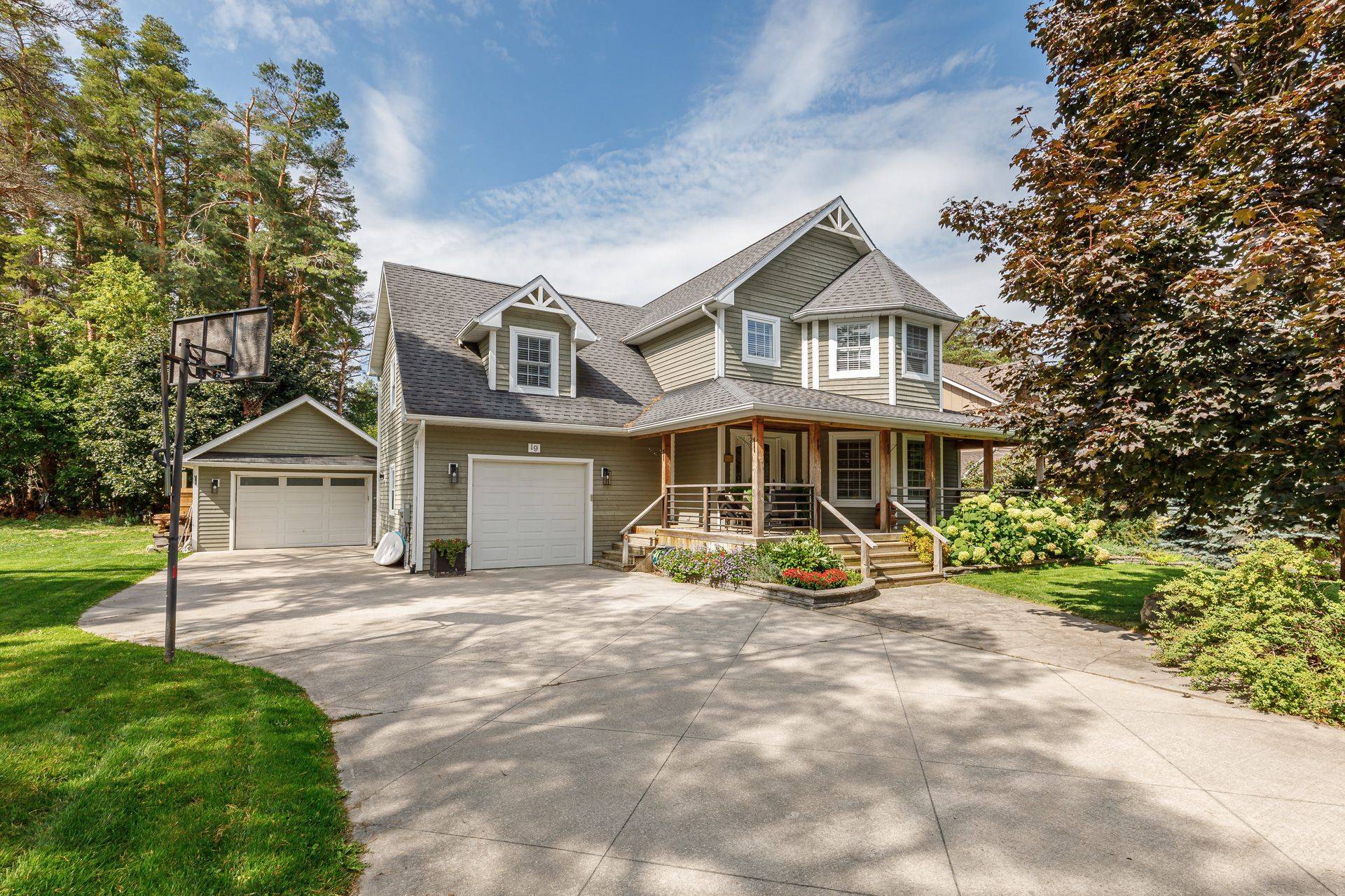 19 Melville ST, Clearview, ON L0M 1P0