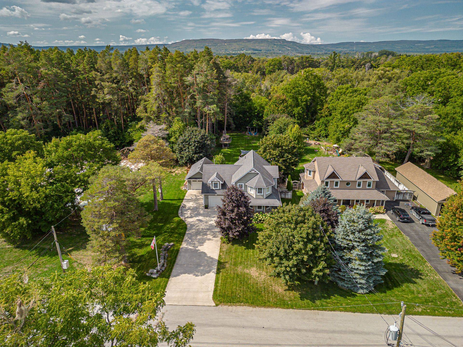 19 Melville ST, Clearview, ON L0M 1P0