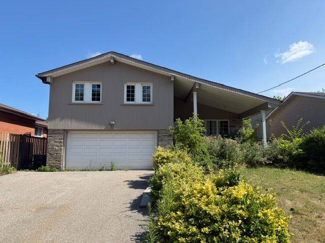 11 Fulwell CRES, Toronto W05, ON M3J 1Y4