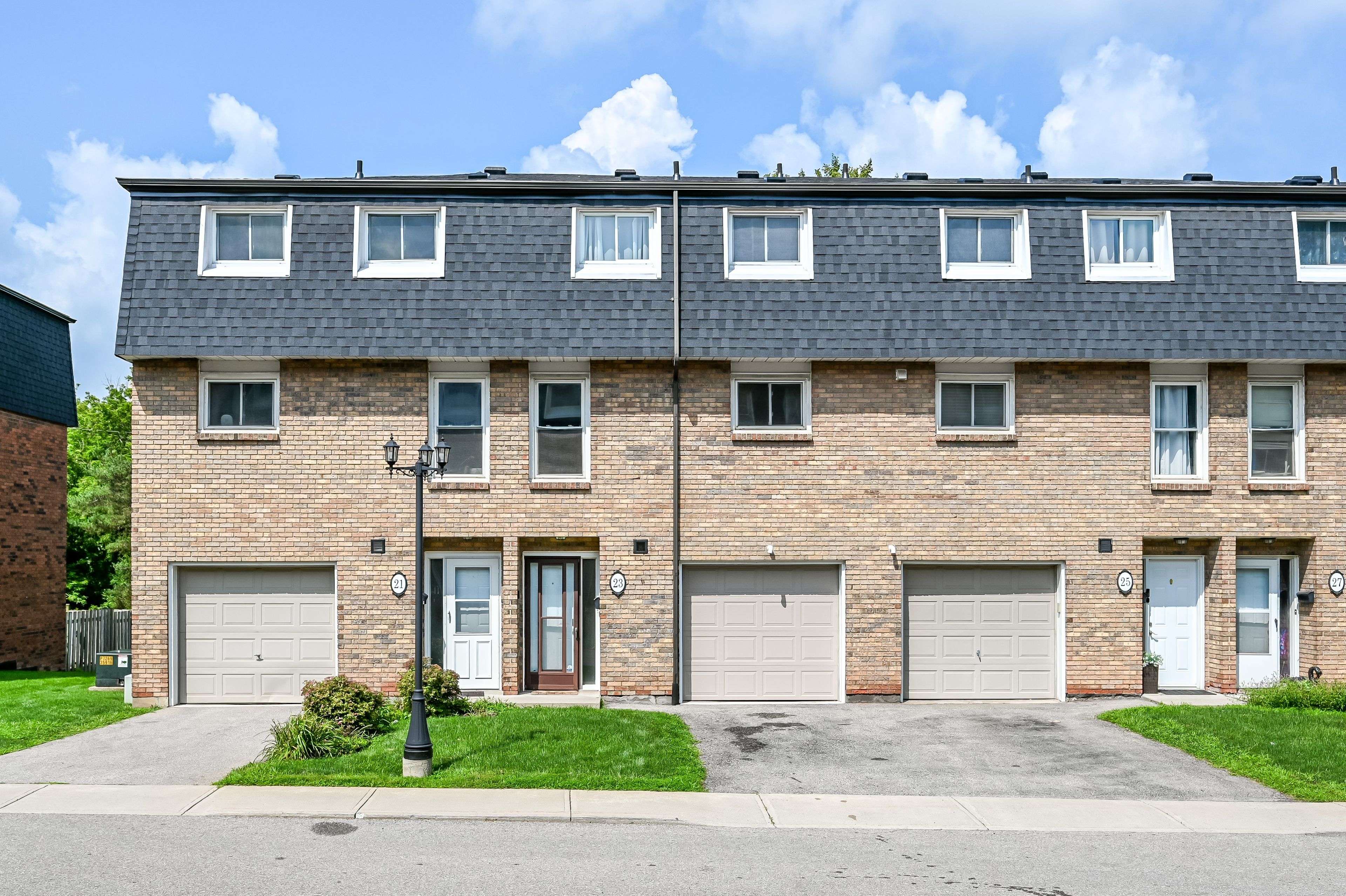 23 Rosedale CT, Hamilton, ON L8B 4G1