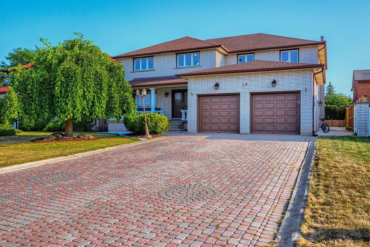 16 Vogue CT, Hamilton, ON L8E 4T3