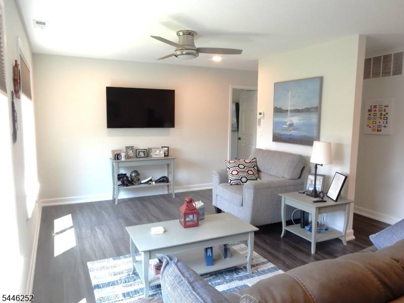 16312 DELL PL. #312, Stanhope Boro, NJ 07874