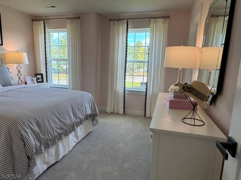2 Drake Ct, Washington Twp., NJ 07882